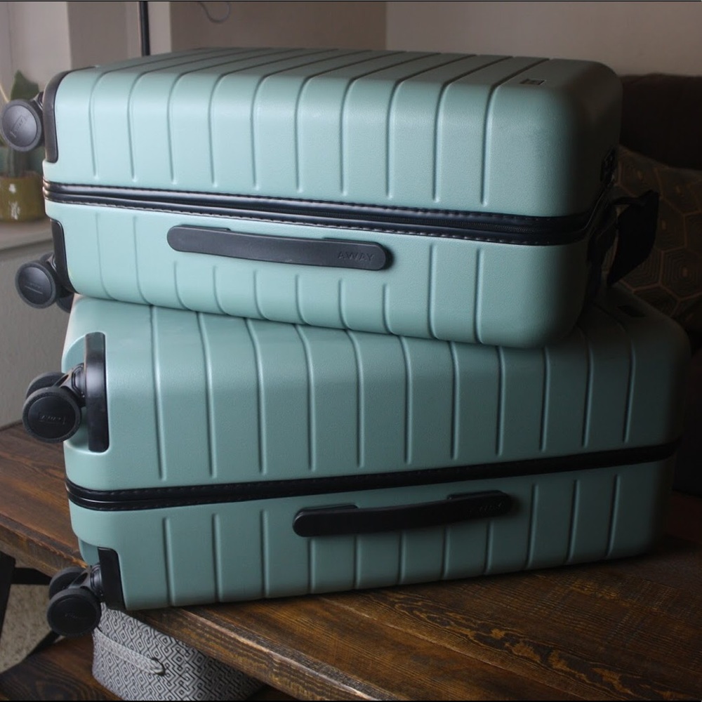 ISO AWAY luggage in Cactus
